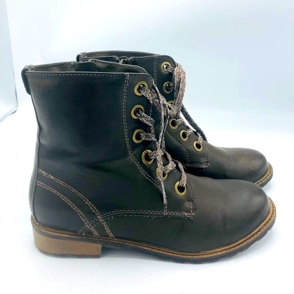 CAT AND JACK COMBAT STYLE BOOTS BLACK LACES INCLUDED. - Picture 8 of 14